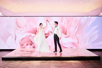 Tlhkg-wedding-interior-pink-theme-ballroom-02.jpg